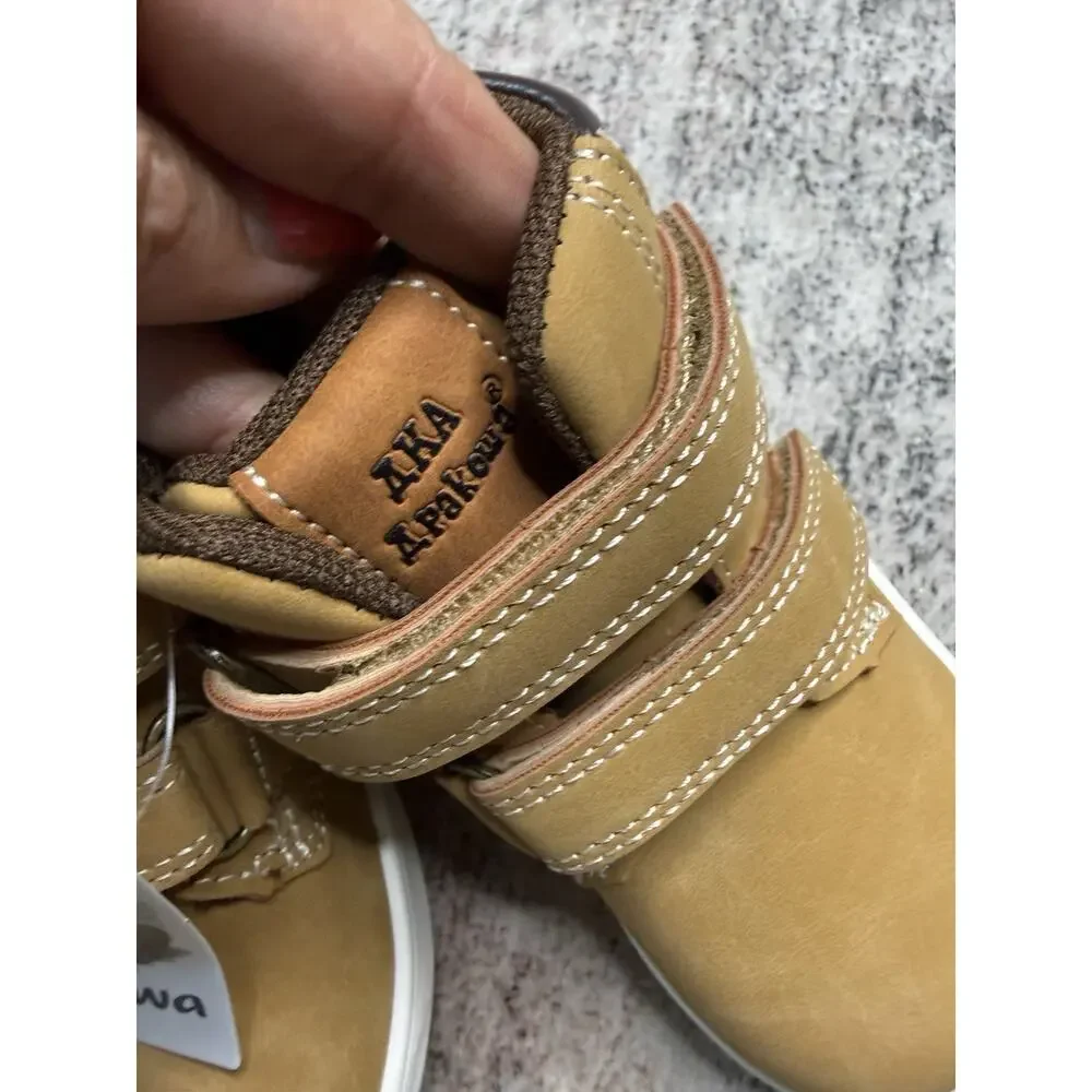 NEW Apakowa Boy’s Ankle Boots Brown Size 8
